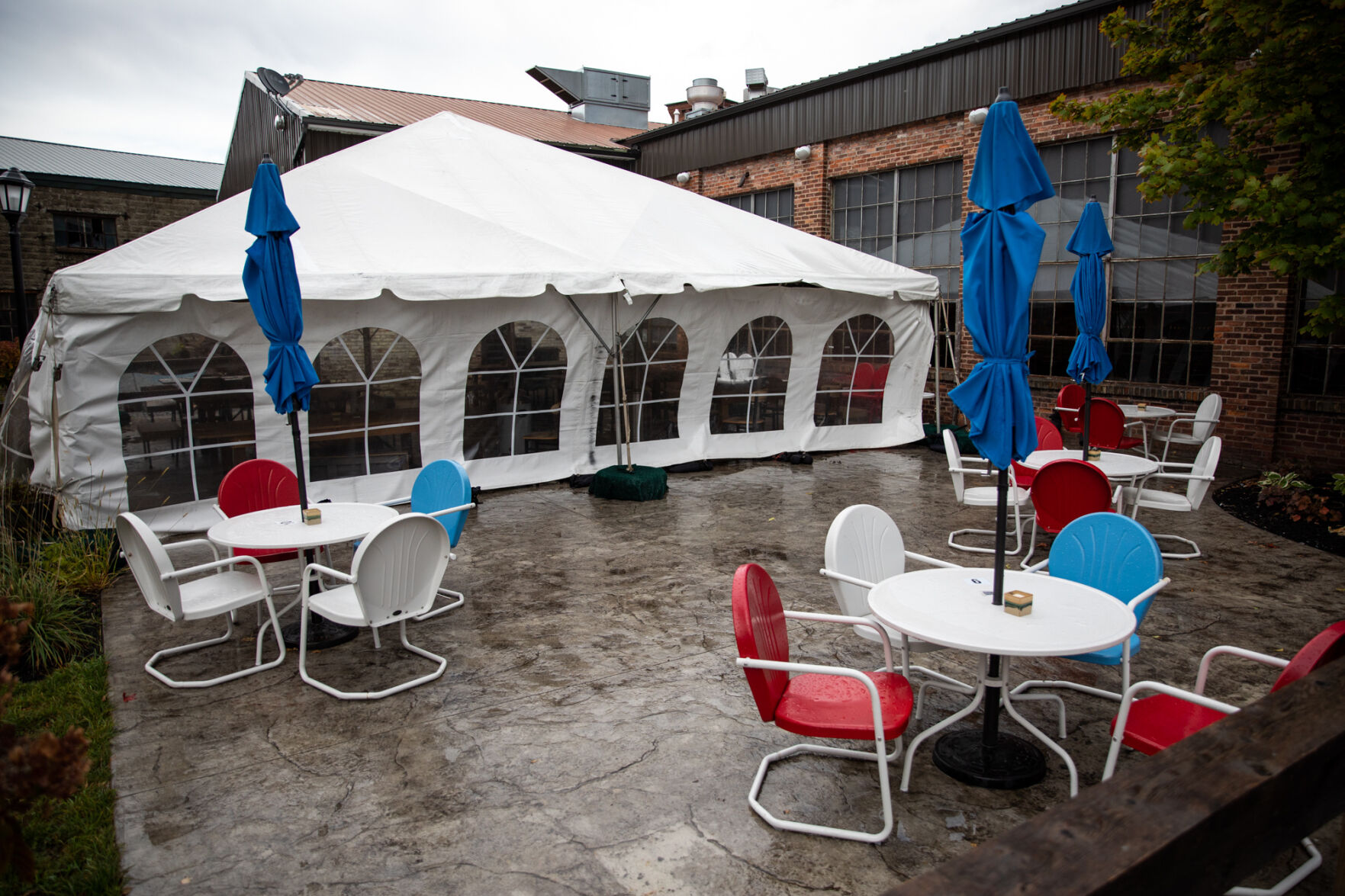 As the cold Nears Watertown restaurants prepare while outdoor dining remains popular